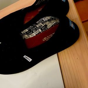 Classic Slip On Casual Shoe from TOMS , Size 5